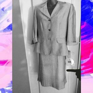 Womens 2 pc skirt and jacket suit